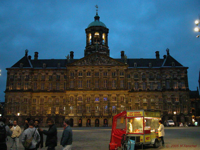 [Hot Dogs in Dam Square]
