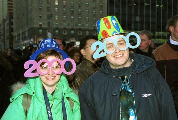 2000 New Years Glasses