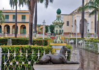 [Plaza Mayor in the Rain]