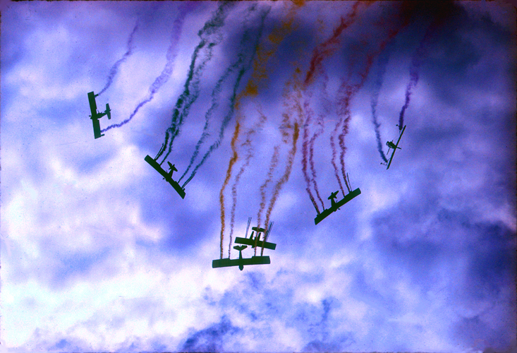 [Going Down - Epcot AirShow]