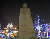 [Karl Marx in Revolution Square]