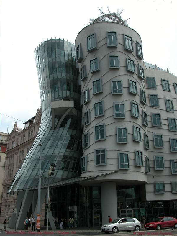 [The Dancing House - Tancící dum ]