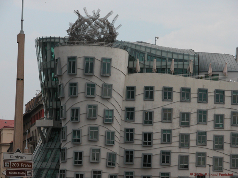 [Dancing House - Variation]