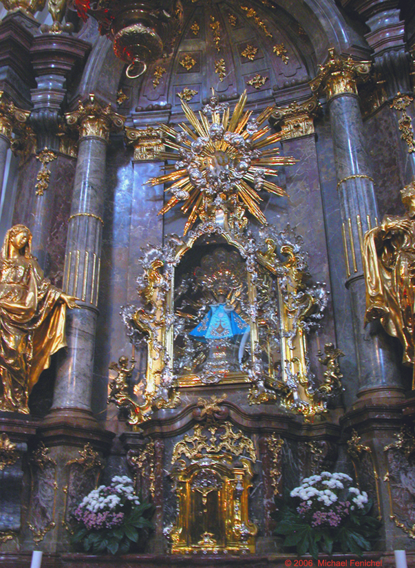 [Church of Our Lady Victorious - Prague Infant Jesus]