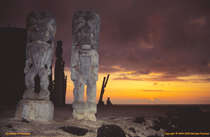 [Hawai'ian gods at Pu'uhonua O Honaunau]